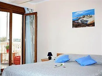 Zibi Hotel 2*